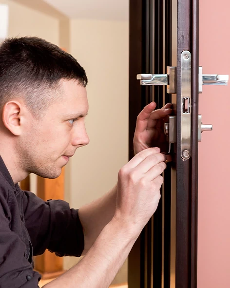 : Professional Locksmith For Commercial And Residential Locksmith Services in Decatur, IL