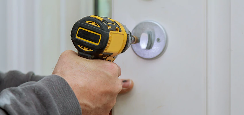 Street Locksmith For Smart Lock Repair in Decatur, IL